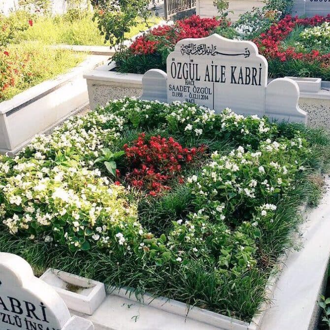 Mezar başlığı ve çevre